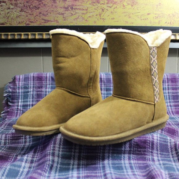 BearPaw Shoes - NWT Bearpaw Paula Brown Beaded Fleece Lined Boots Size 9